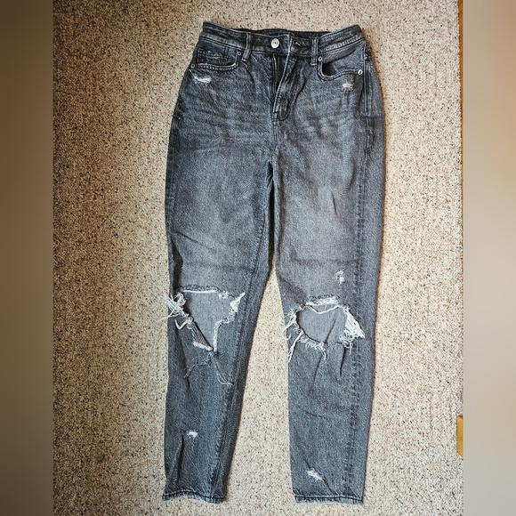American Eagle- Highest Rise Mom Jeans - Picture 1 of 3